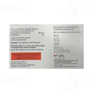 Clintase 300 MG Capsule 10