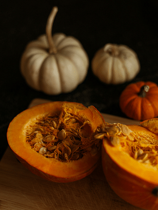 8 Amazing Health Benefits of Eating Pumpkin Seeds